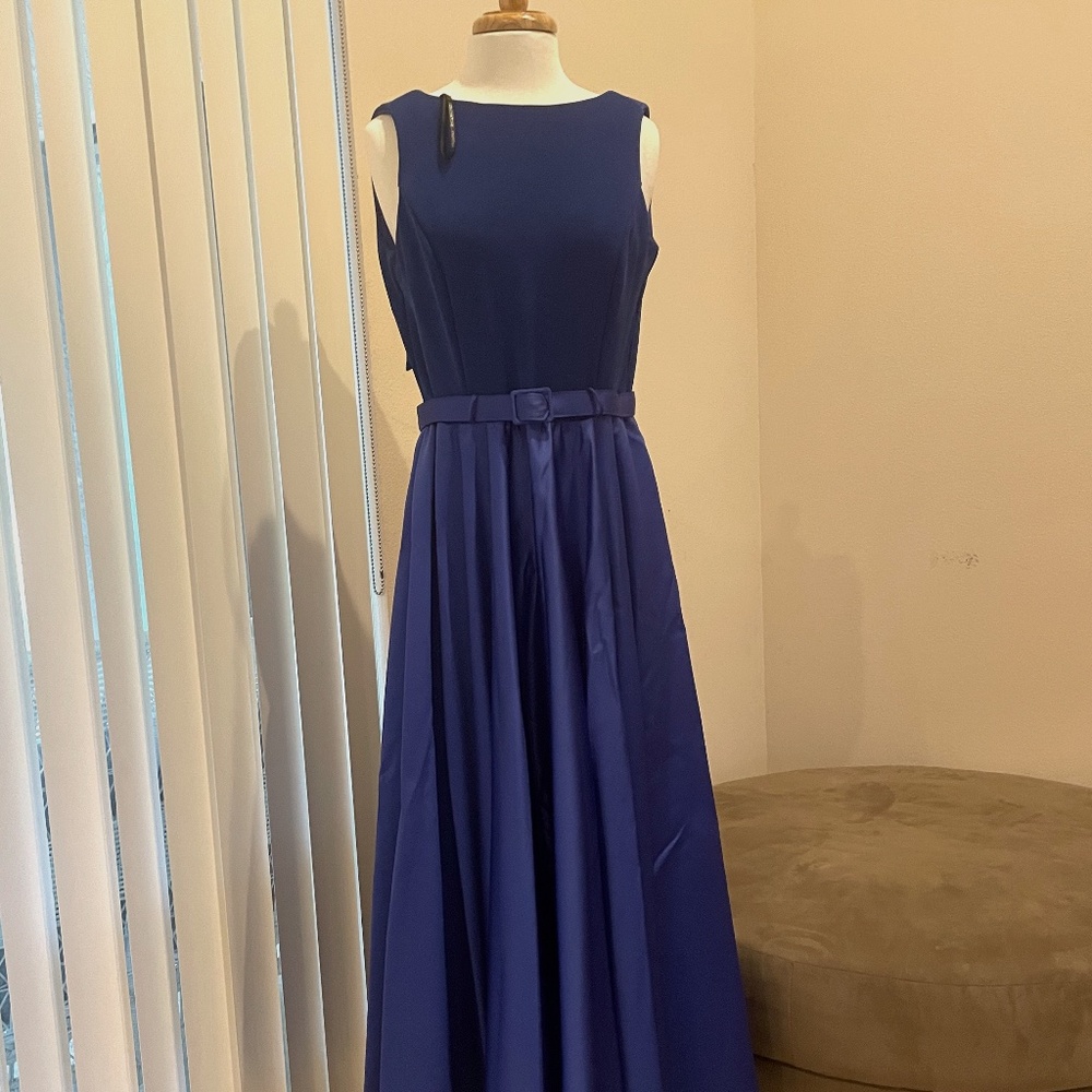 Scott McClintock Bridesmaids/Prom/wedding gown size 6